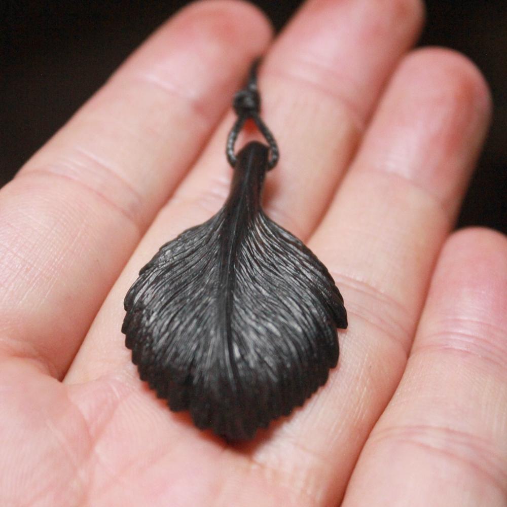 Black sandal wood leaf pendant necklace